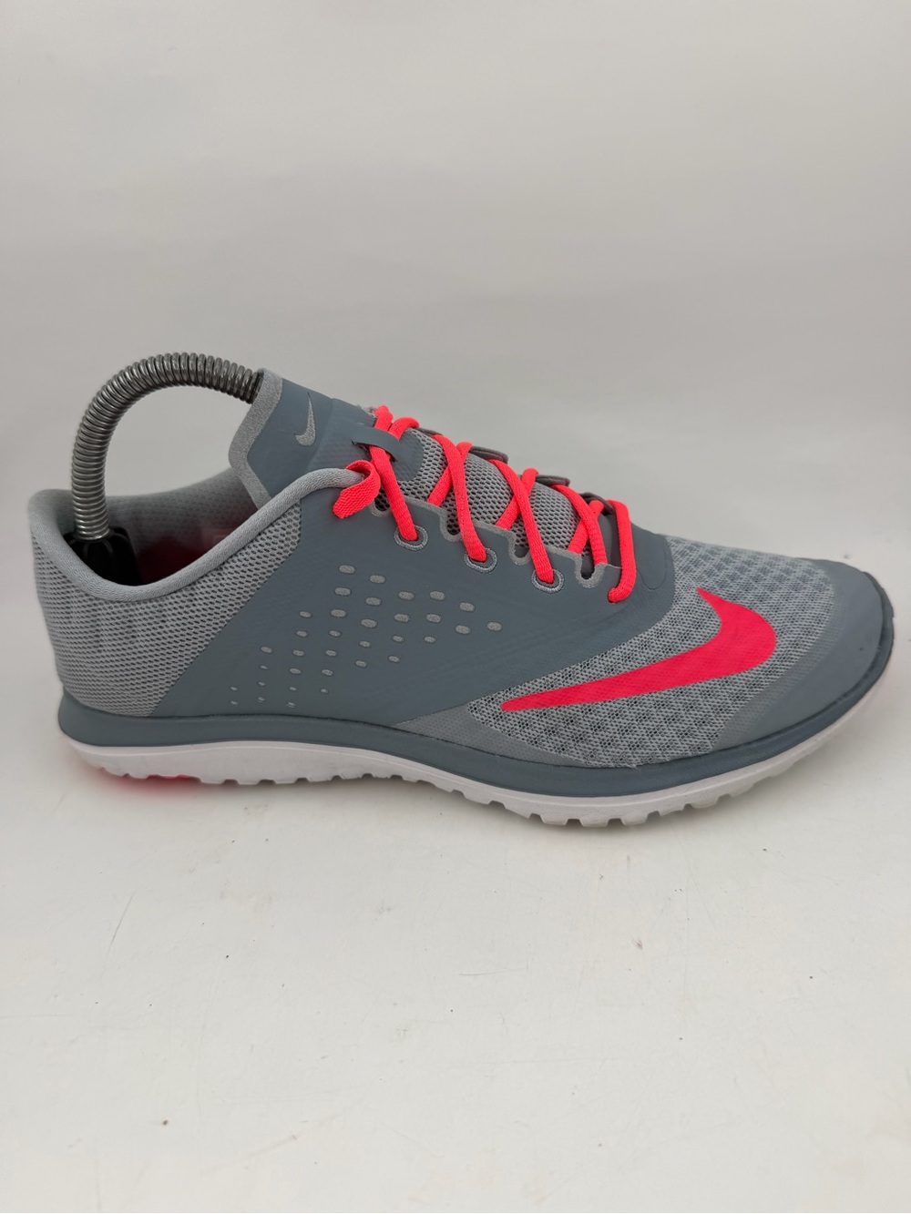Nike Women’s FS Lite Run 2 -SZ 8.5- Grey 684667-003 Running Shoes - LIKE NEW